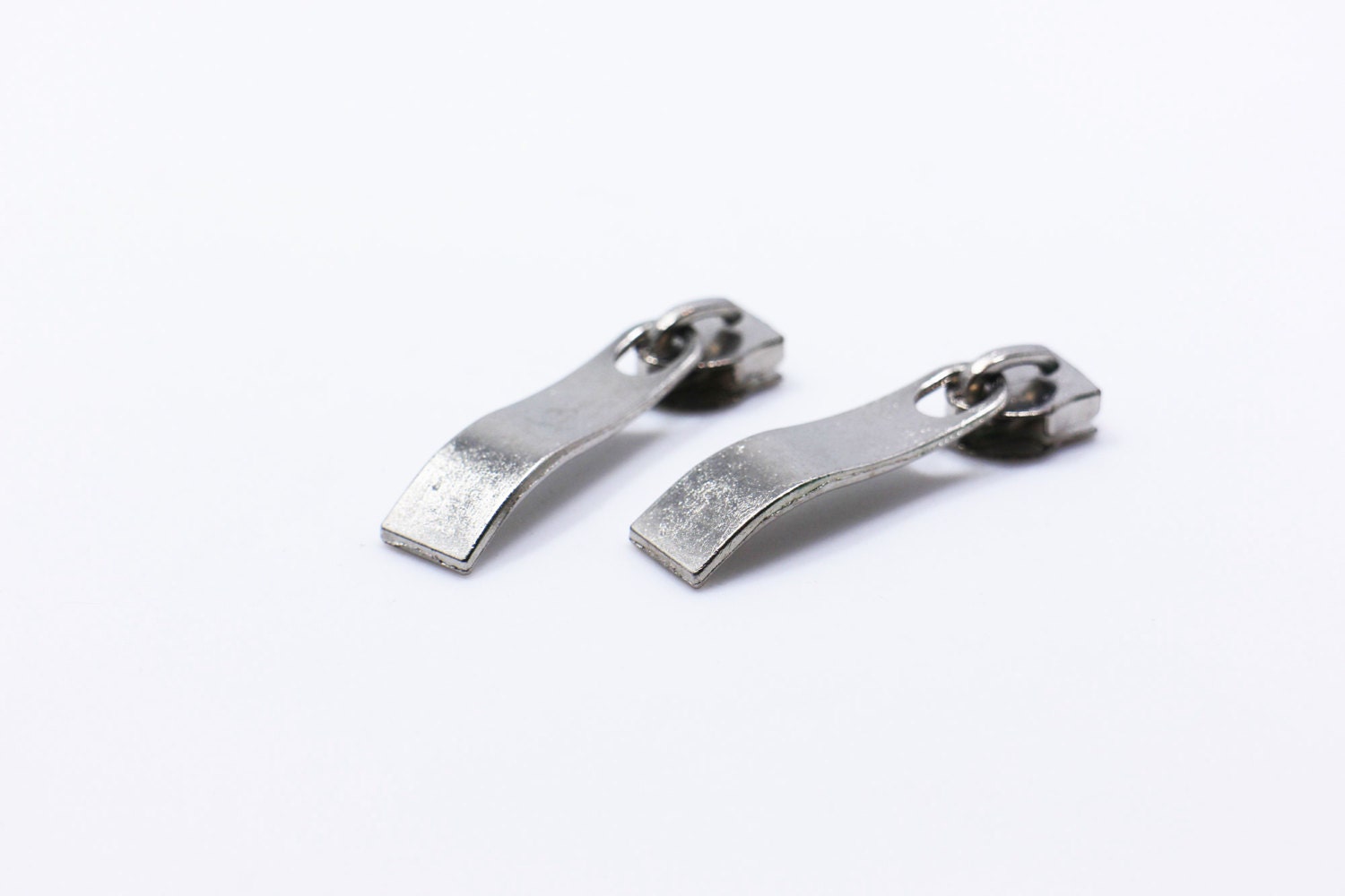 Long Wave Zipper Pull, Zipper Slide, Nickel Finish Zippers
