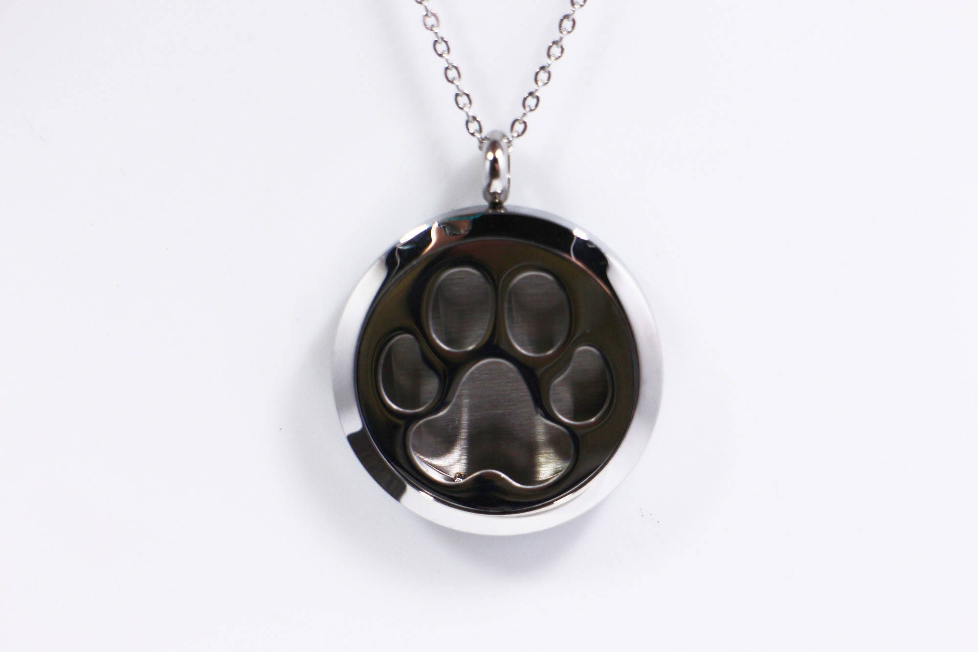 Pendentif D'aromathérapie / Porte-parfum "Pas De Chien" Avec Sa Chaîne - Alliage - Occasion (déjà Porté)