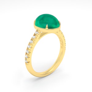 EMERALD & DIAMONDS 18K Gold Ring