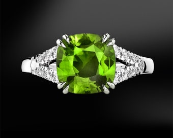 PERIDOT & DIAMOND Gold Ring