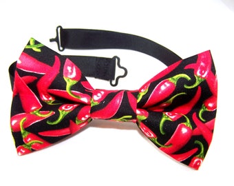 HOT PEPPERS / Handmade Fabric Bow Tie w Adjustable Strap / Spicy Peppers Preppy Cook Chef Bow Tie / Pepper Lover Accesory Gift / Unique Bow