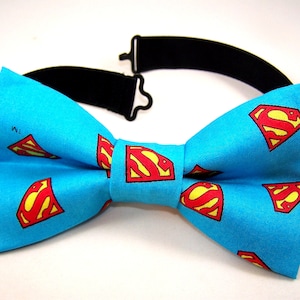 Handgjord Superman-fluga – DC Comics-tyg, justerbar rem