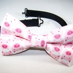 PIG PIGS Bow Tie / Handmade Fabric Bow Tie with Adjustable Strap / Piglets Bow Tie / Ready to Ship / Preppy Bow Tie / Pig Wedding Bow tie
