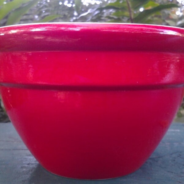 Rare Red Hall Mint Condition, Stacking Bowl, 1093, Perfect for Christmas, Valentine’s Day and Fourth of July