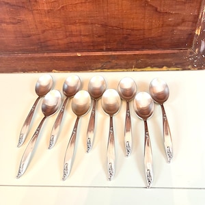 Wood Song Teapoons Silver-plate Holmes & Edwards 1950s replacement silverware set of 9
