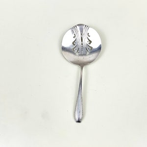 Vintage Wallace Sterling Tomato Serving Spoon &quot;Rembrandt&quot; 1938 replacement Confectioner sugar spoon no monograms