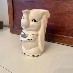 Vintage DUMBO Disney Pitcher Ceramic Elephant Pitcher Walt Disney 1940s Leeds Pottery 22 K gold pitcher White Gold Pink Collectible Pitcher