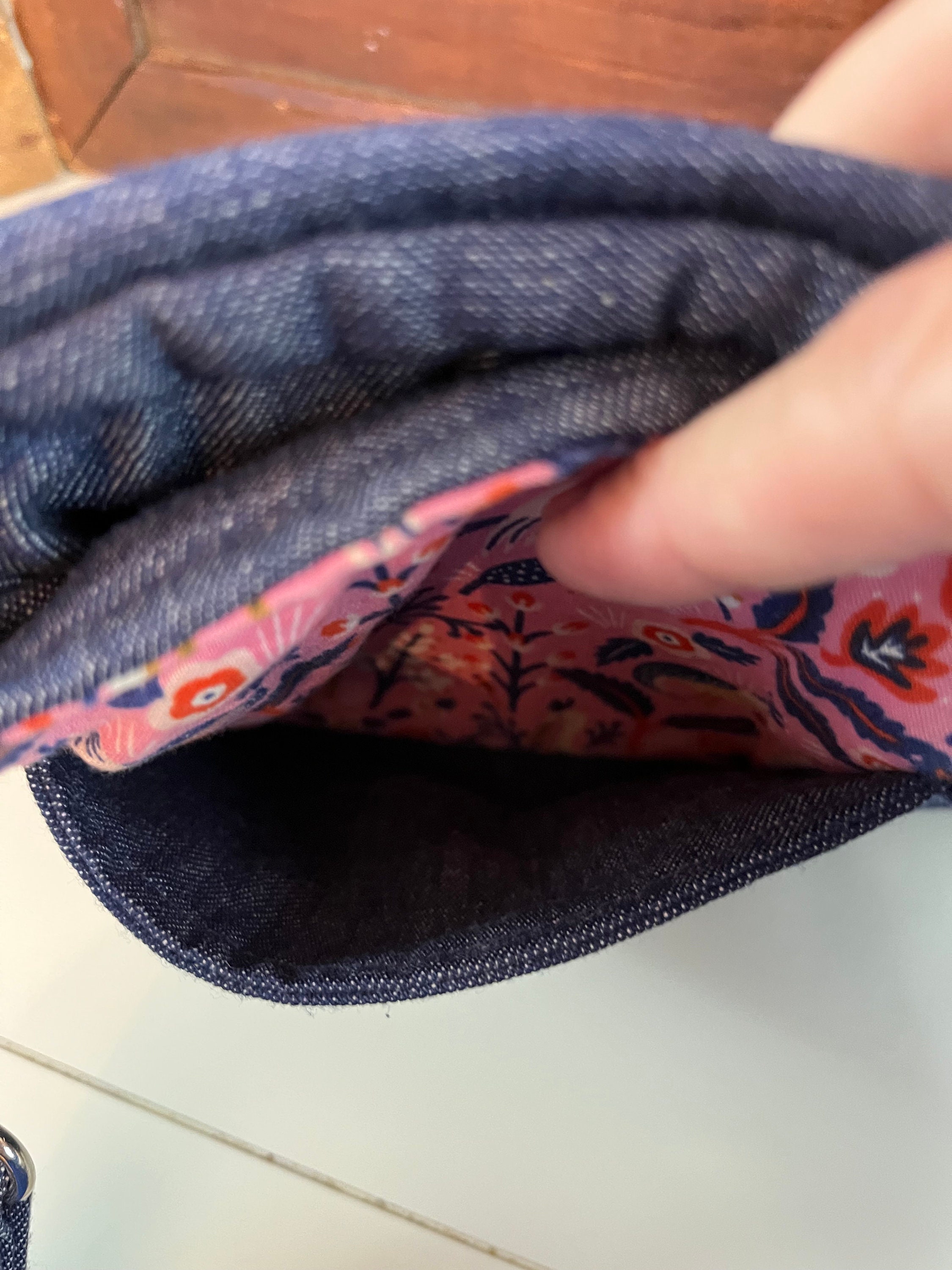 ◆THE MUSEUM VISITOR◆ WASHED DENIM MINIBAG PINK BLUE 12437 THE MUSEUM VISITOR】 WASHED DENIM MINIBAG (WHITE BLUE)
