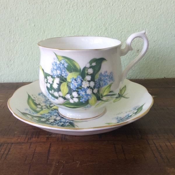 Vintage de Lily of the Valley tasse à thé, tasse à thé Royal Albert Bone China England, délicates fleurs blanches & tasse à café fleuri bleu bébé