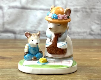 Vintage "Meadow Mouse" Grandma & Child Picnicking Memories Gift