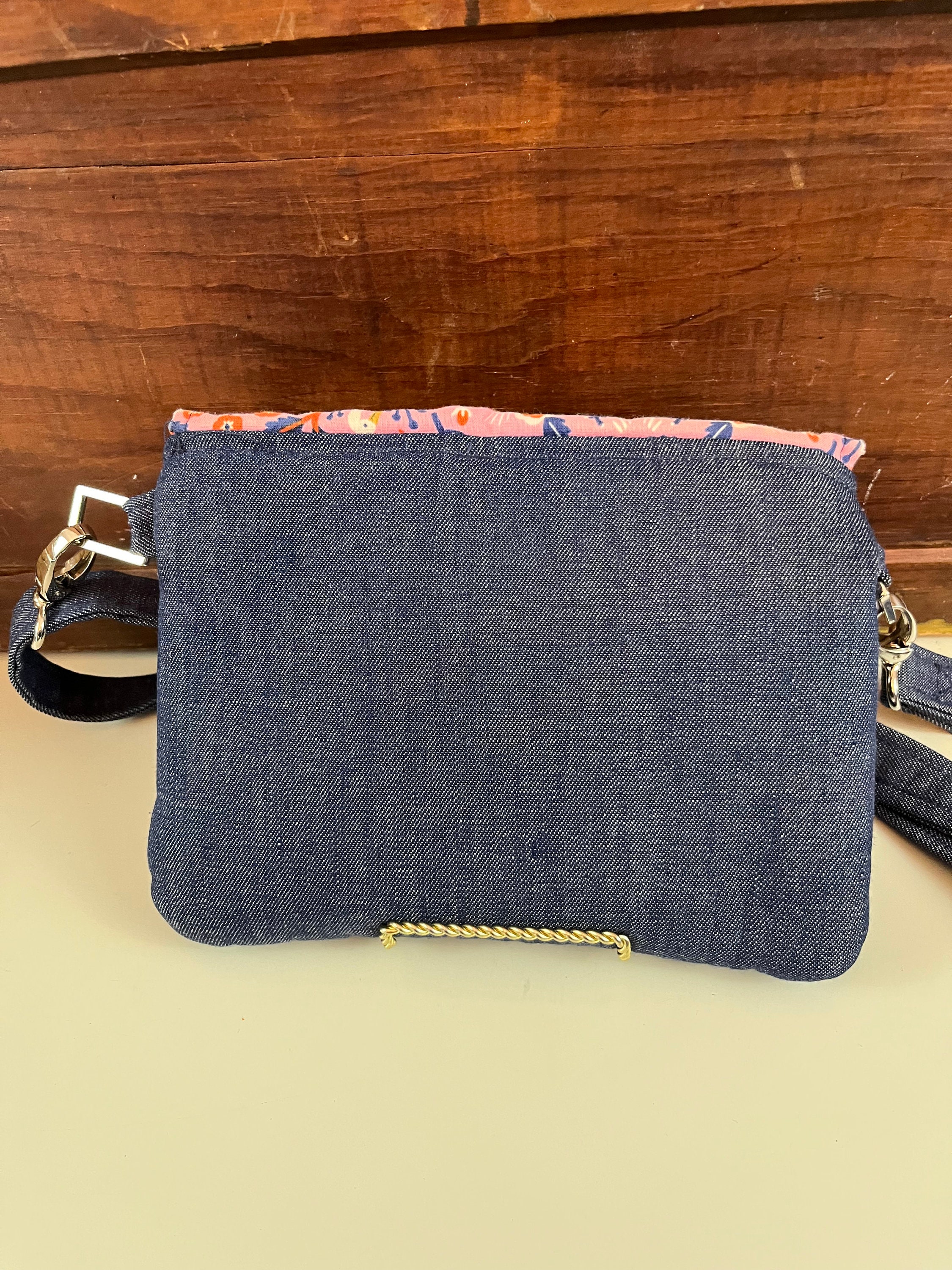 ◆THE MUSEUM VISITOR◆ WASHED DENIM MINIBAG PINK BLUE 12437 THE MUSEUM VISITOR】 WASHED DENIM MINIBAG (WHITE BLUE)