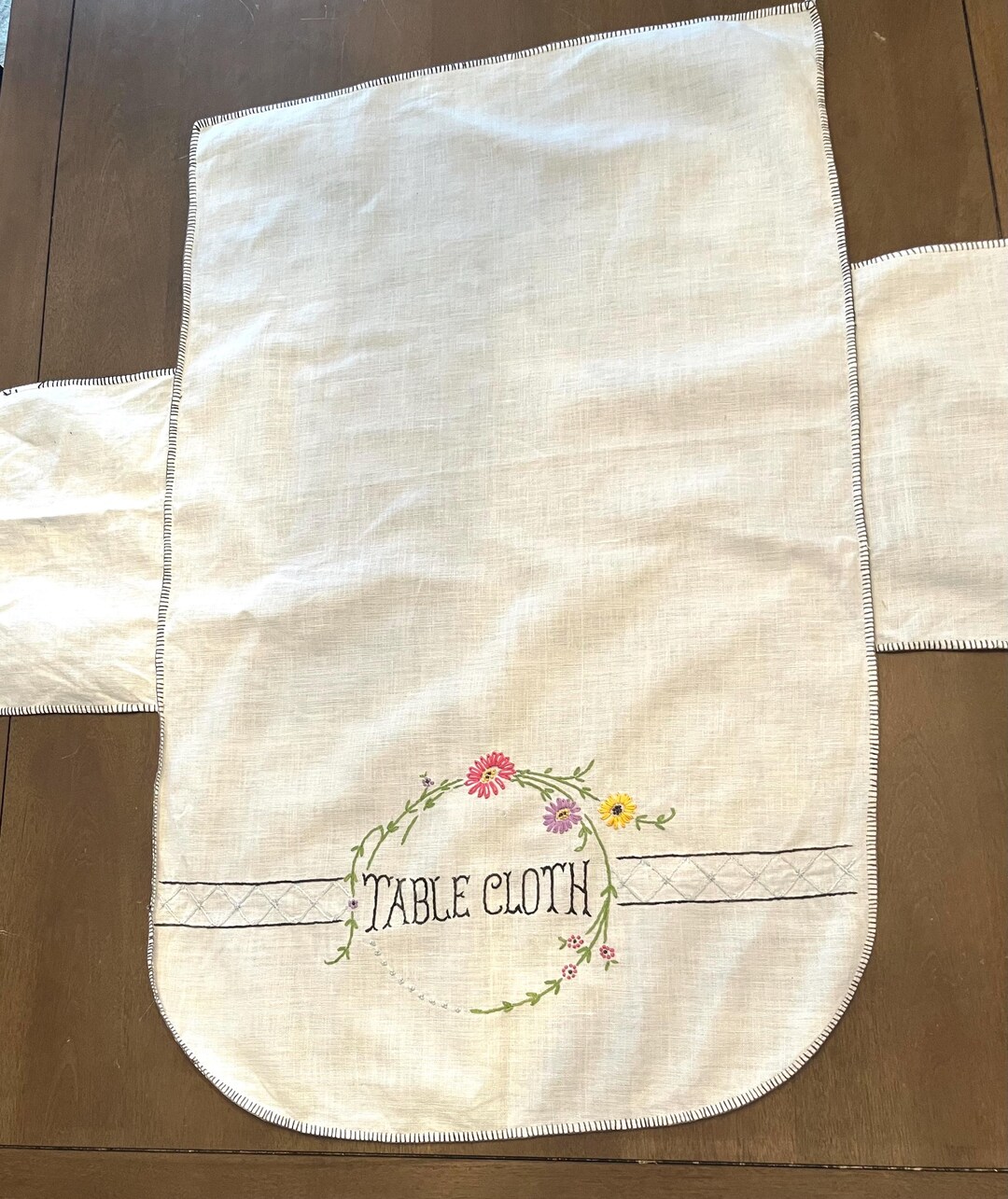 Sweet Little Mid Century Embroidered Tablecloth Perfect for a 2 Seater ...