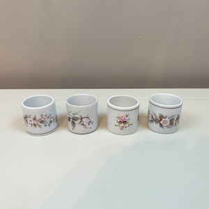 Vintage First Lady By Society (Japan) Ceramic Napkin rings set of 4 Floral designed Napkin holders