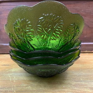 Vintage Green Pressed Glass Tree themed bowls set of 4