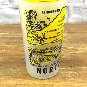 Vintage souvenirglas från North Carolina med statstema, examenspresent, present till saknat hem, lokala monument och landmärken bild 1