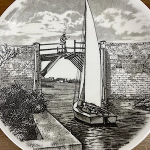 Vintage &quot;Somerset Bridge&quot; Decorative Nautical Plate Black & White Sailboat going under bridge passage Beach Lake house Decor **Imperfect