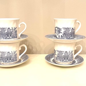 Blue Willow Teacup mugs Blue and White Churchill Transferware Set of 4
