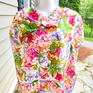 Vintage Vera Bouquet of Hydrangea Flowers Scarf Shades of Pink Fuscia Lavender Orange Gift for Gardener Close friend 100% Silk