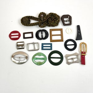 Vintage Belt Buckles 40s 50s plastic white blue red green brown belt buckles use with crocheted or upcycled belt material 3 batches to pick