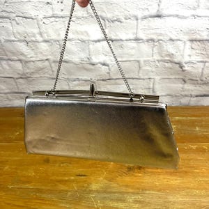 Cartera de cadena plateada de mediados de siglo Cierre de aspecto atómico Bodas Salidas nocturnas Diversión de Año Nuevo Pieza decorativa