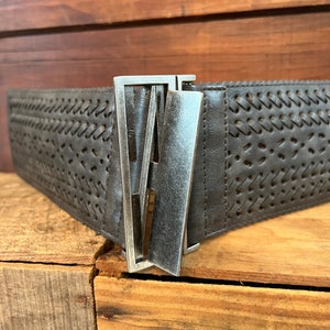 Vintage Grey 80s style woven clasped belt