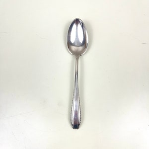 Vintage Wallace Sterling teaspoon &quot;Rembrandt&quot; 1938 replacement table setting spoon no monograms
