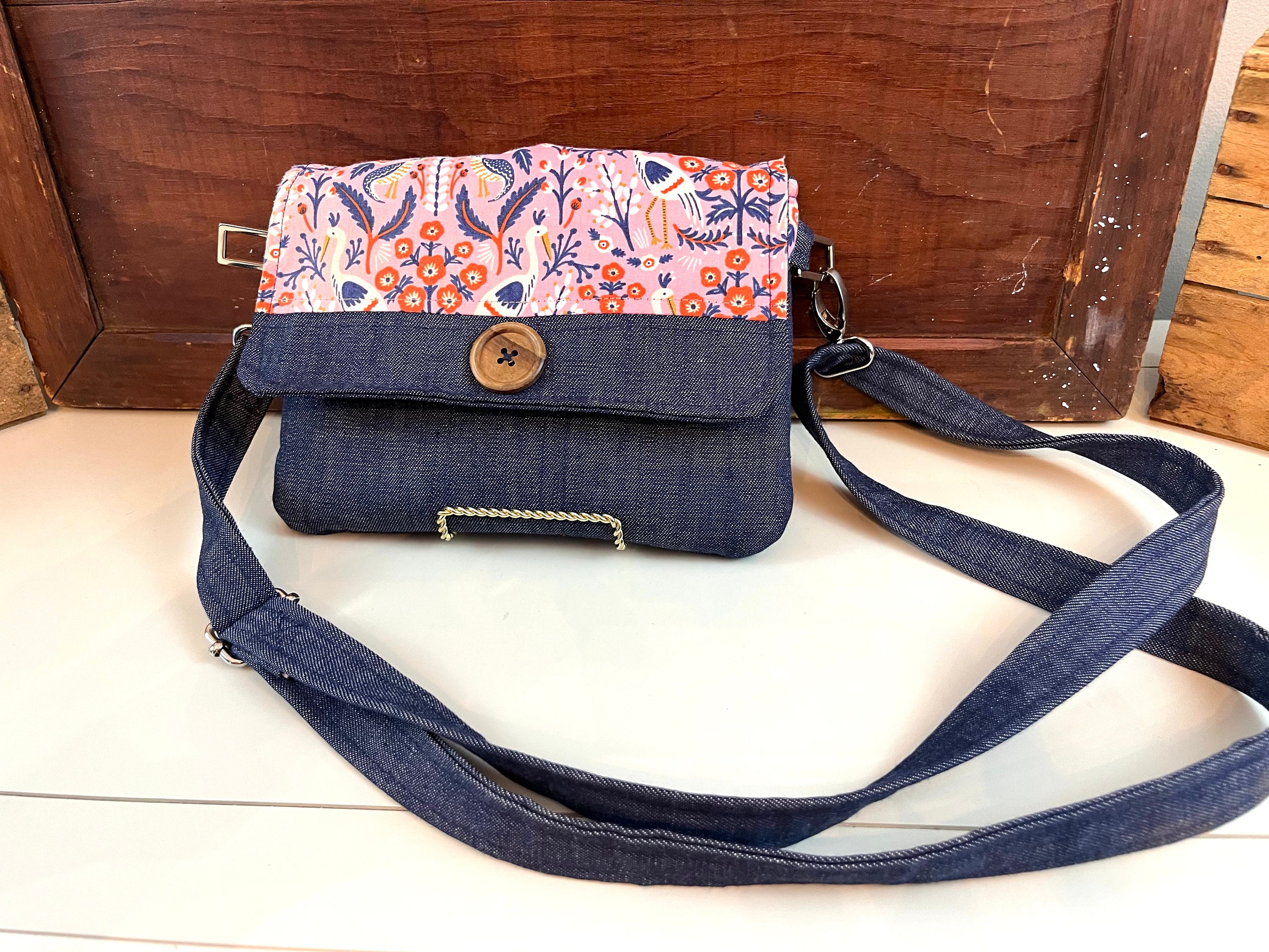 ◆THE MUSEUM VISITOR◆ WASHED DENIM MINIBAG PINK BLUE 12437 THE MUSEUM VISITOR】 WASHED DENIM MINIBAG (WHITE BLUE)