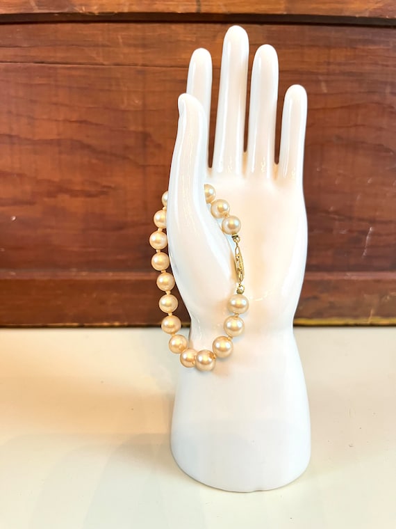 Vintage Small 6 inch  Pearl Bracelet, Delicate Pe… - image 1
