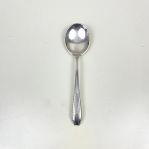 Vintage Wallace Sterling Cream Soup Spoon &quot;Rembrandt&quot; 1938 replacement soup spoon no monograms