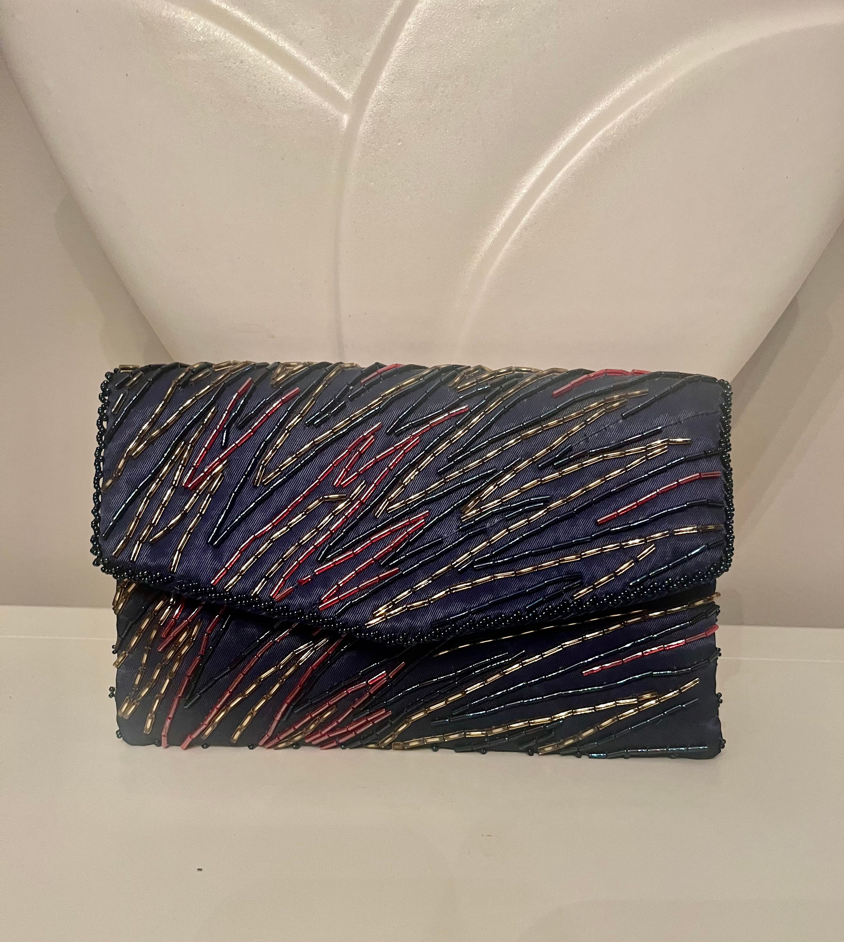 La Regale Ombre Magenta Stripe Velvet Clutch Purse Plastic Frame Vinta –  Shop Thrift World