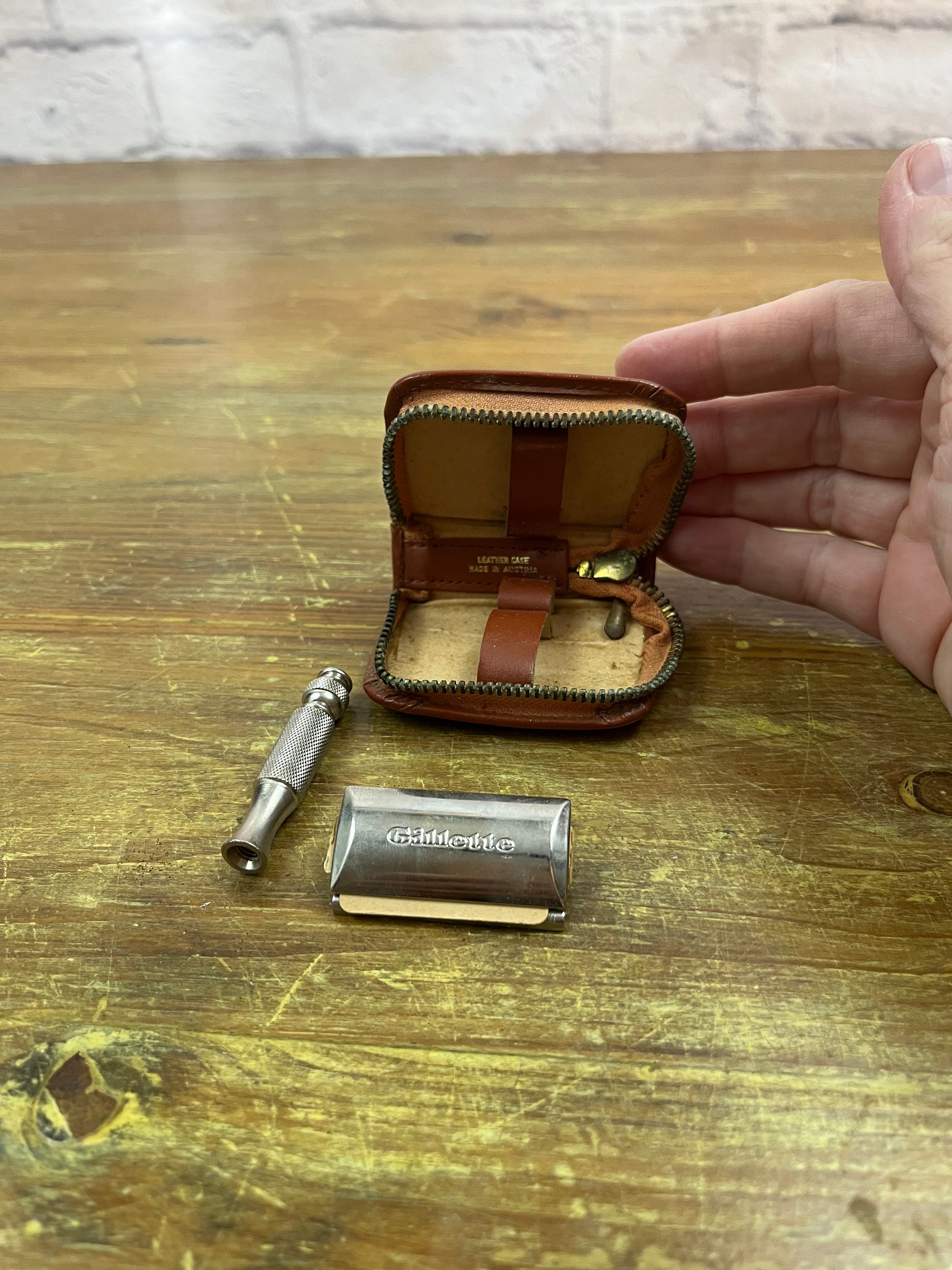 Vintage Gillette Travel Safety Razor Austria Made Leather Case