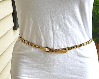 VTG Designer COUTURE signed T gold plate metal belt with big rectangular links Vintage Designer COUTURE Signed T Gold Plate Metal Women main image 3