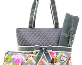 FREE MONOGRAM Quilted White /& Grey Chevron Print 3pc Diaper Bag