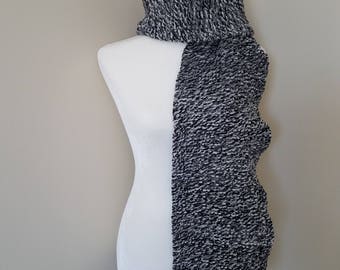 Women's black, gray & white chunky scarf