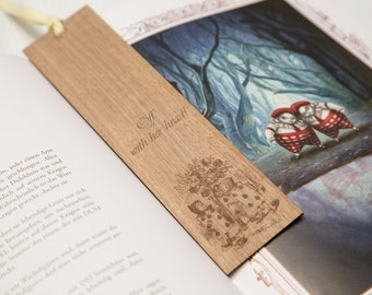 Alice in Wonderland Bookmark QUEEN OF HEARTS with quote "off with her head!", Nut wood and yellow organic cotton satin ribbon