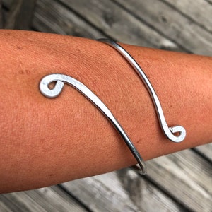 Sexy Flurty Eye Catching Silver Hammered Arm Bicep Jewelry/Silver Arm Cuff/Arm Band/LydiaZ/LightweightBoho/Hippie/Fashion Forwatd