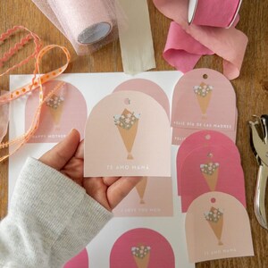Moederdagkaartje met bloemen - afdrukbaar cadeaukaartje voor moeder - beschikbaar in het Engels en Spaans