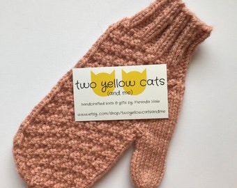 Textured Knit Texting Mittens in Ballet Pink