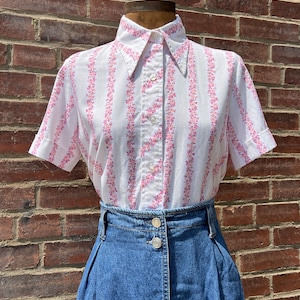 Vintage Western Button Up Shirt 60’s Ladies Cowgirl Shirt Size S Pink & White Floral With Snap Button Crotch 1 Piece Stays Tucked Lady Arrow