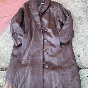 Vintage Brown Leather Trench Coat Thick Winter Dark Jacket With Pockets And Buttons