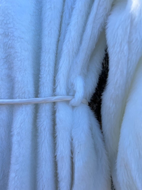 Vintage White Fluffy Plush Cozy Robe - image 3