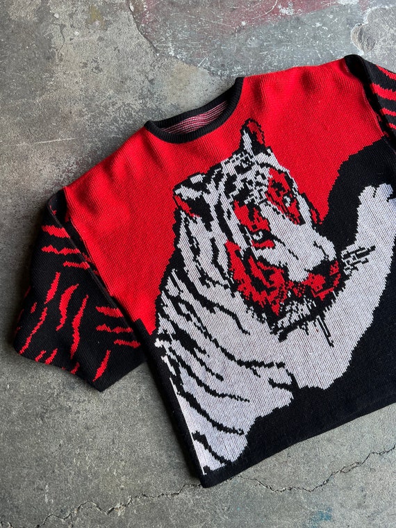 Vintage Knit Sweater Tiger Stripe Animal Siberian Tiger White