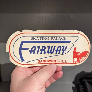 Decalcomania gommata Fairway Skating Palace Skating Rink degli anni '40 - Vecchia e originale - Decalcomania vintage da viaggio o valigia Sandwich, Illinois