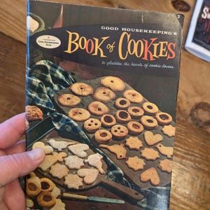 1950s Book of Cookies by Good Housekeeping Recipes Booklet  - Vintage Cook Book 68 Pages