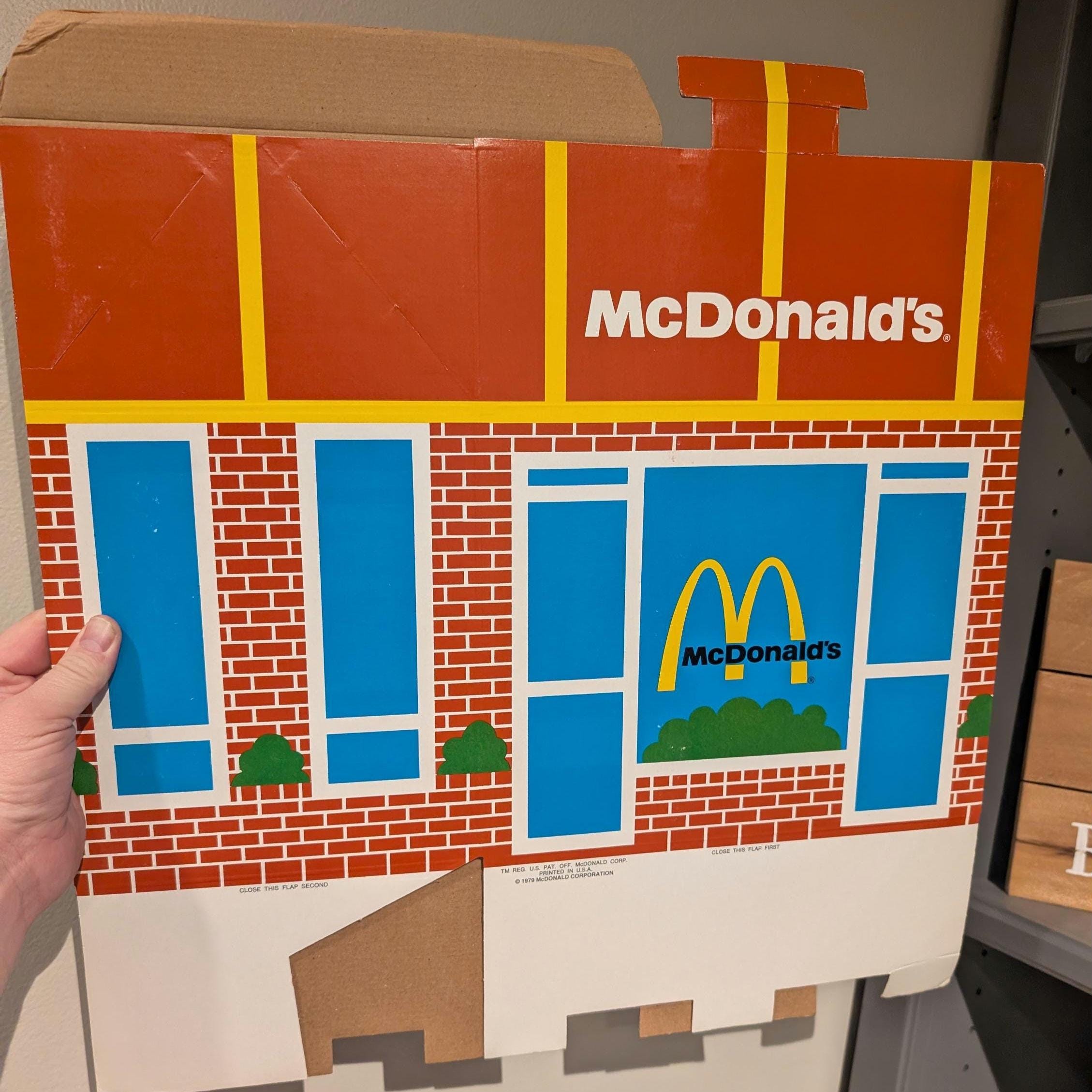 1979 Mcdonald's Happy Meal Family Box Shaped Like Restaurant L