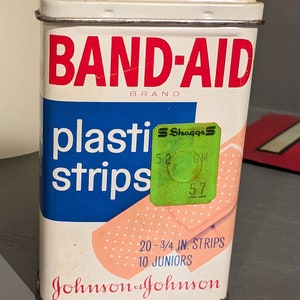 Original Vintage 1970s Band Aid Tiras de plástico Bandaids Tin - vacío Johnson & Johnson