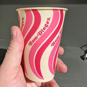 1970&#39;s  Sweetheart Humdinger 8 oz Cup Old & Original Vintage - Hamburger Stand
