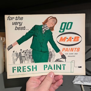 Letrero de cartón original de la década de 1960 con la inscripción WET PAINT de MAB Paints: vintage para el hogar y la industria