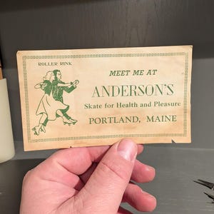 Adesivo gommato della pista di pattinaggio Anderson degli anni '40 - Vecchio e originale - Adesivo vintage da viaggio o valigia Portland Maine