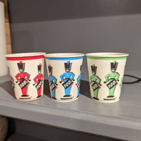 NOS 1960's Little Drummer Boy Dixie Cups - Oude & Originele papieren beker voor vakantiedecor Bondware - Toy Soldier